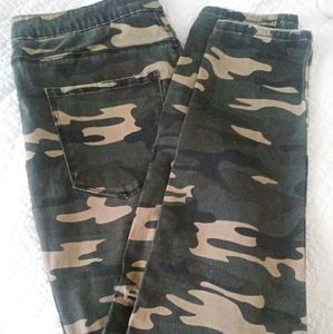 Forever 21 camo print skinny jeans